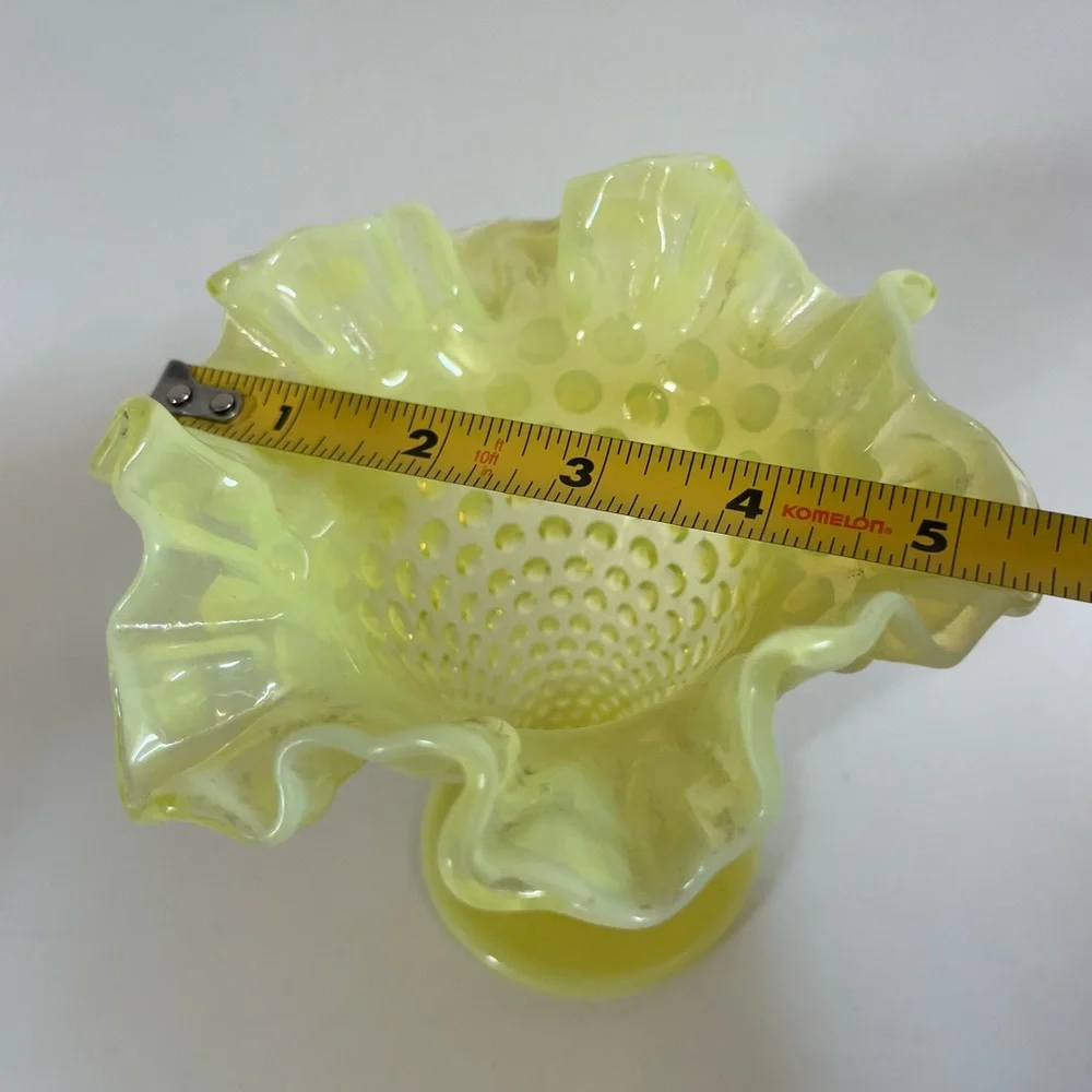•Vintage Fenton Vase Topaz Yellow Hobnail Uranium Vase• - Picture 11 of 12